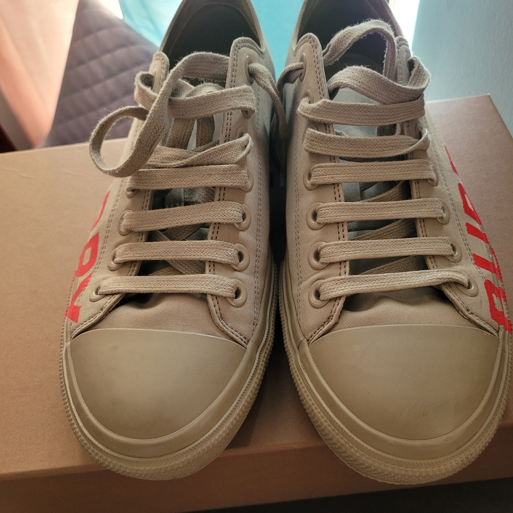 Shoes - Picture 4 of 7